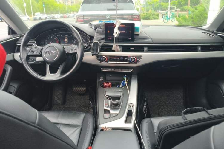 Used Audi A5 2017 Sportback 40 TFSI Fashion Model Center Console