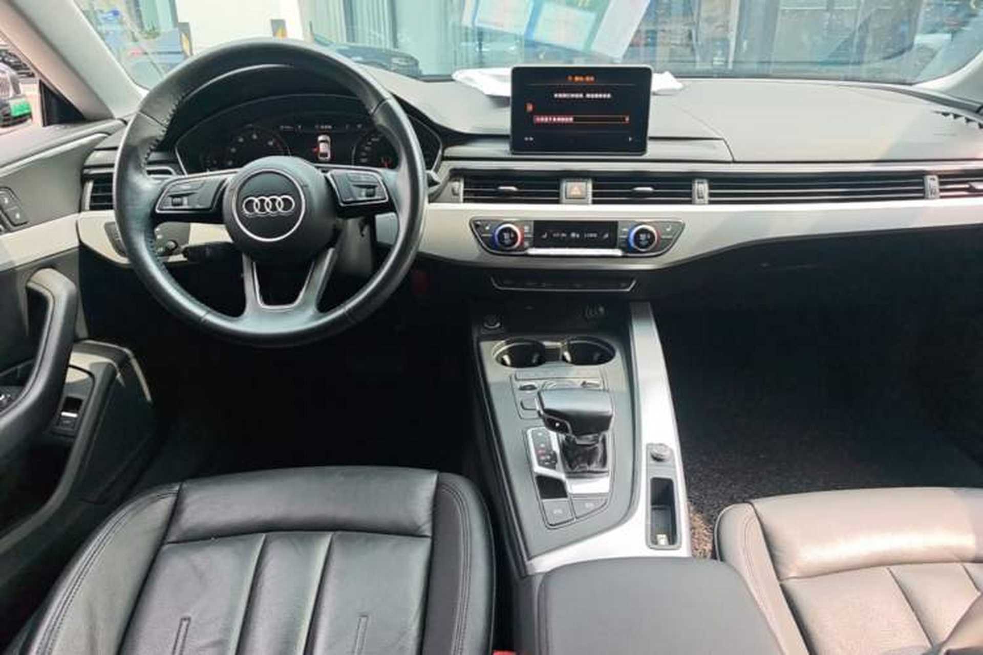 Used Audi A5 2017 Sportback 40 TFSI Fashion Model Center Console