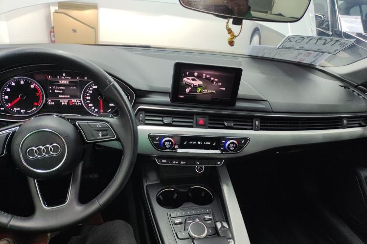 Used Audi A5 2017 Coupe 40 TFSI Fashion Model Center Console