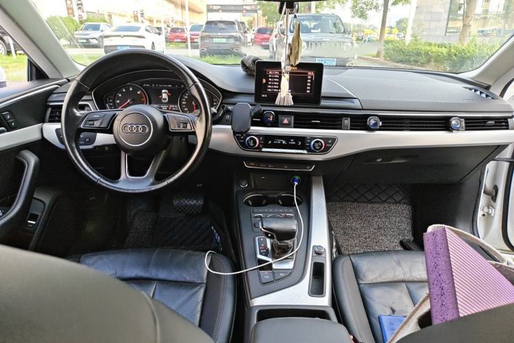 Used Audi A5 2017 Sportback 45 TFSI Fashion Model Center Console