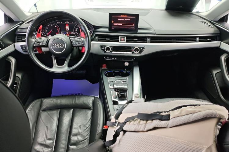 Used Audi A5 2017 Sportback 40 TFSI Fashion Model Center Console
