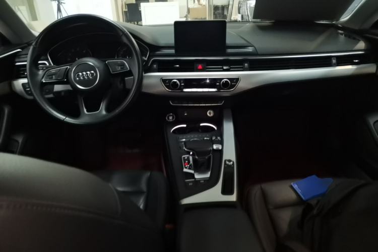 Used Audi A5 2017 Sportback 40 TFSI Fashion Model Center Console