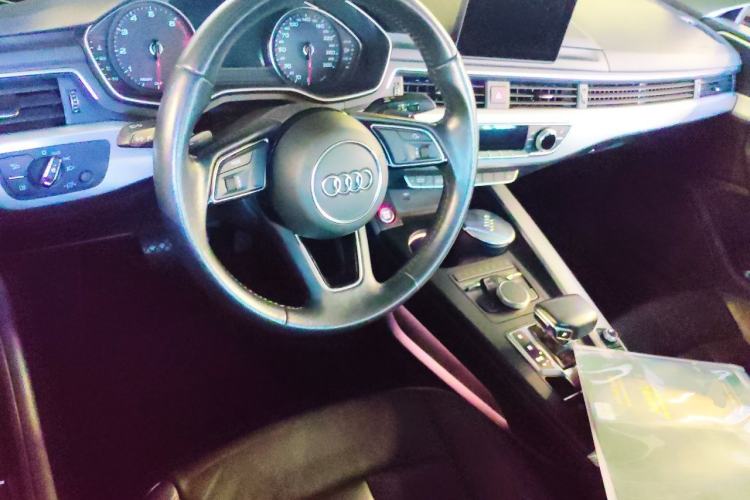 Used Audi A5 2017 Sportback 40 TFSI Fashion Model Center Console