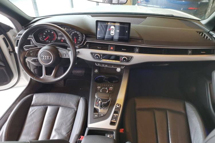 Used Audi A5 2017 Cabriolet 40 TFSI Fashion Model Center Console