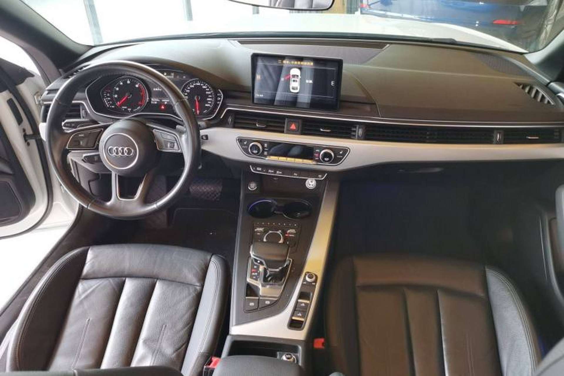 Used Audi A5 2017 Cabriolet 40 TFSI Fashion Model Center Console