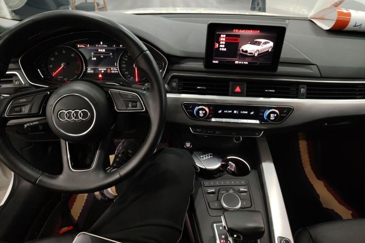 Used Audi A5 2017 Sportback 40 TFSI Fashion Model Center Console