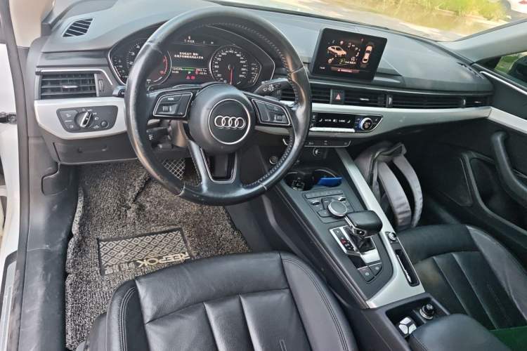 Used Audi A5 2017 Coupe 40 TFSI Fashion Model Center Console