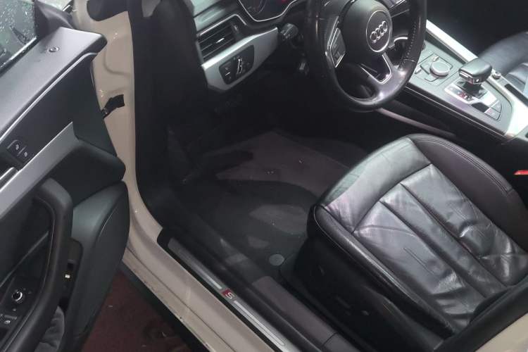 Used Audi A5 2017 Sportback 40 TFSI Fashion Model Driver Seat