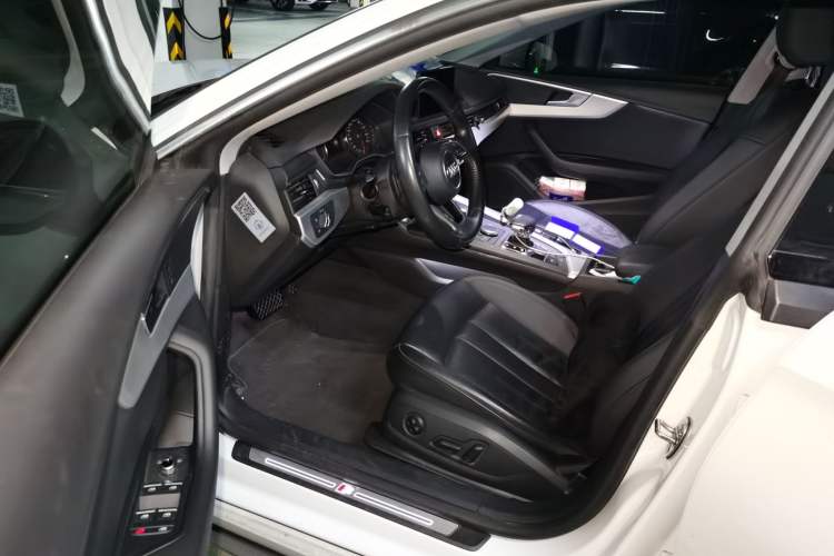 Used Audi A5 2017 Sportback 40 TFSI Fashion Model Driver Seat