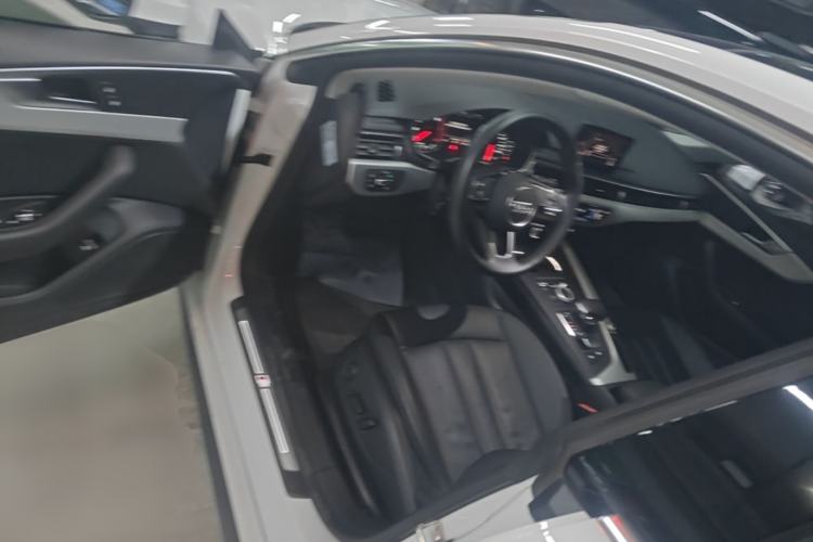 Used Audi A5 2017 Sportback 40 TFSI Fashion Model Driver Seat