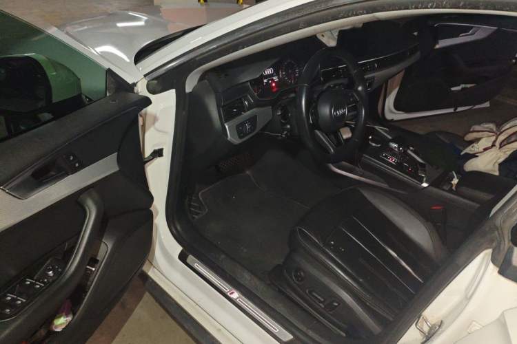 Used Audi A5 2017 Sportback 40 TFSI Fashion Model Driver Seat