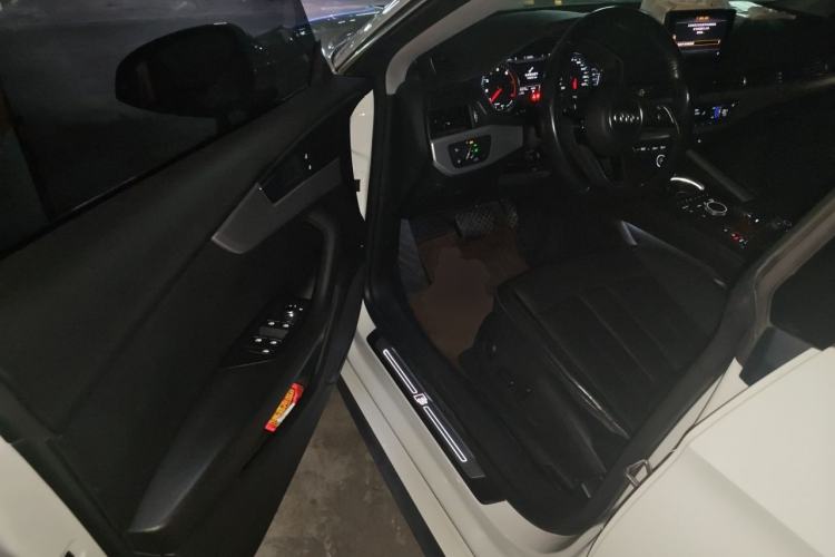 Used Audi A5 2017 Sportback 40 TFSI Fashion Model Driver Seat