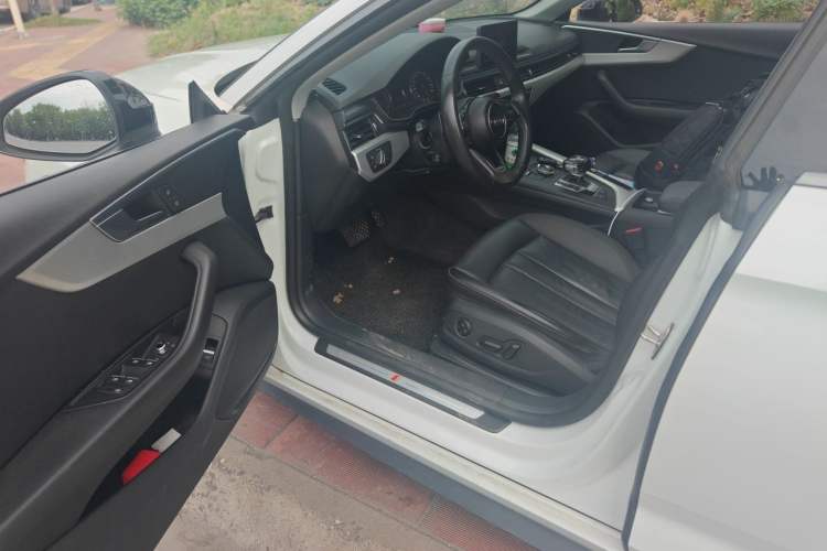 Used Audi A5 2017 Sportback 40 TFSI Fashion Model Driver Seat