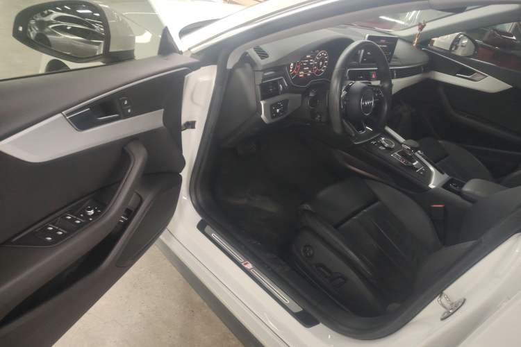 Used Audi A5 2017 Sportback 45 TFSI Sport Edition Driver Seat