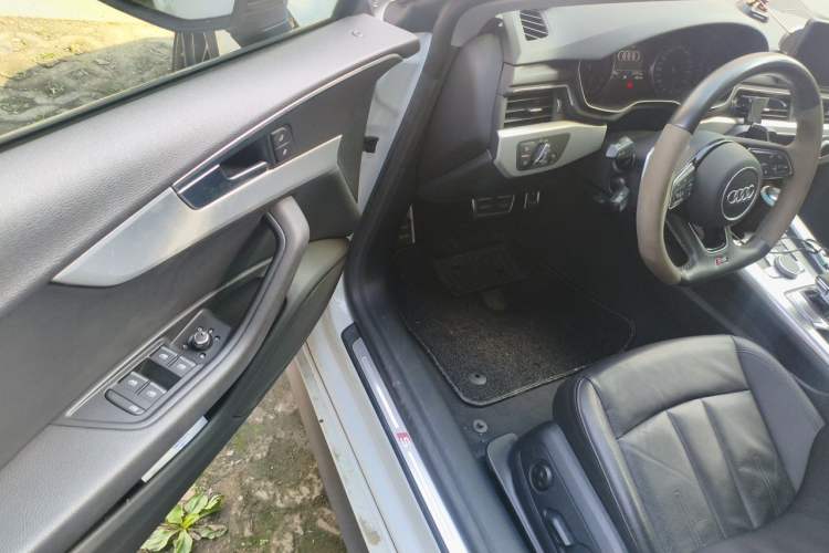 Used Audi A5 2017 Sportback 40 TFSI Fashion Model Driver Seat