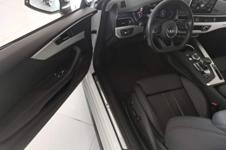 Used Audi A5 2017 Coupe 45 TFSI quattro Sport Edition Driver Seat