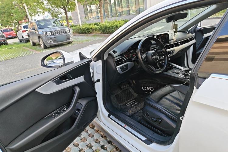 Used Audi A5 2017 Sportback 45 TFSI Fashion Model Driver Seat