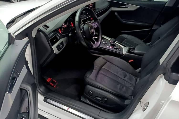 Used Audi A5 2017 Sportback 45 TFSI Fashion Model Driver Seat