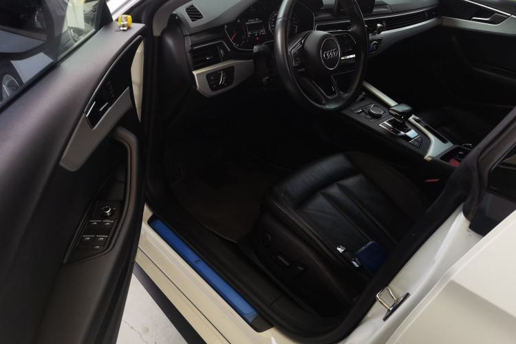 Used Audi A5 2017 Sportback 40 TFSI Fashion Model Driver Seat