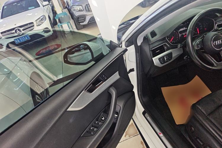 Used Audi A5 2017 Sportback 40 TFSI Fashion Model Driver Seat