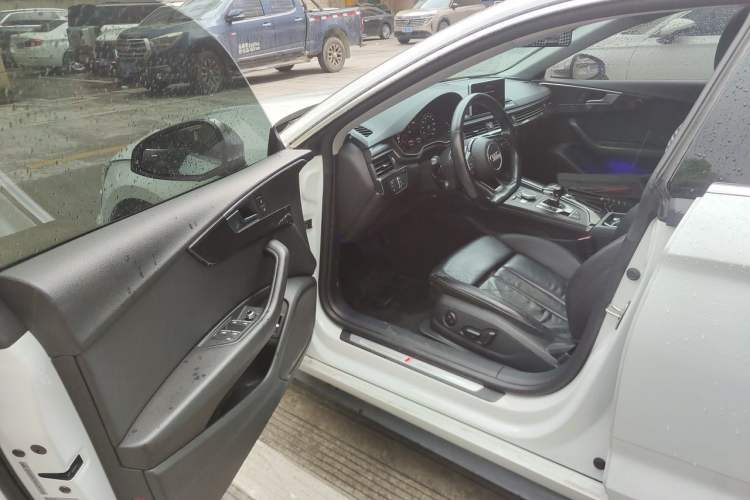 Used Audi A5 2017 Sportback 45 TFSI Sport Edition Driver Seat