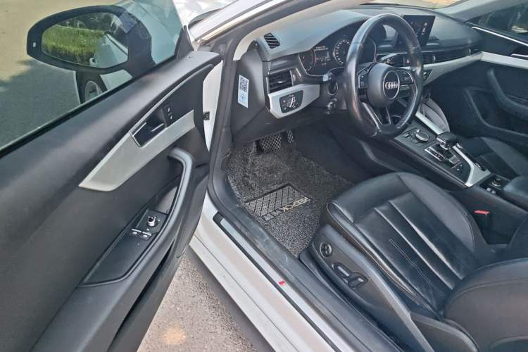 Used Audi A5 2017 Coupe 40 TFSI Fashion Model Driver Seat