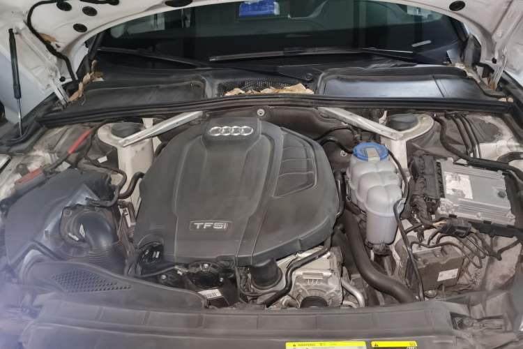 Used Audi A5 2017 Sportback 40 TFSI Fashion Model Engine Bay