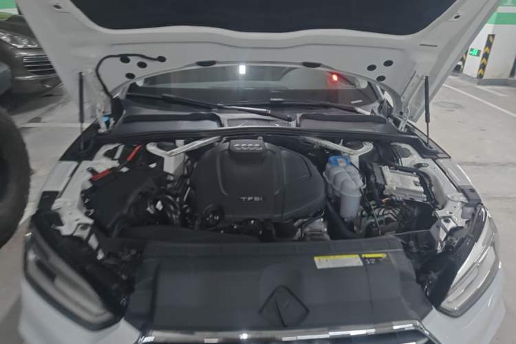 Used Audi A5 2017 Sportback 40 TFSI Fashion Model Engine Bay