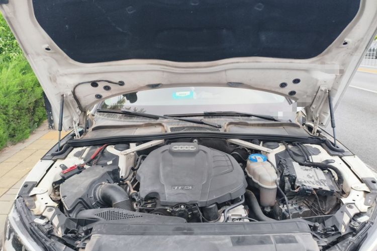 Used Audi A5 2017 Sportback 40 TFSI Fashion Model Engine Bay