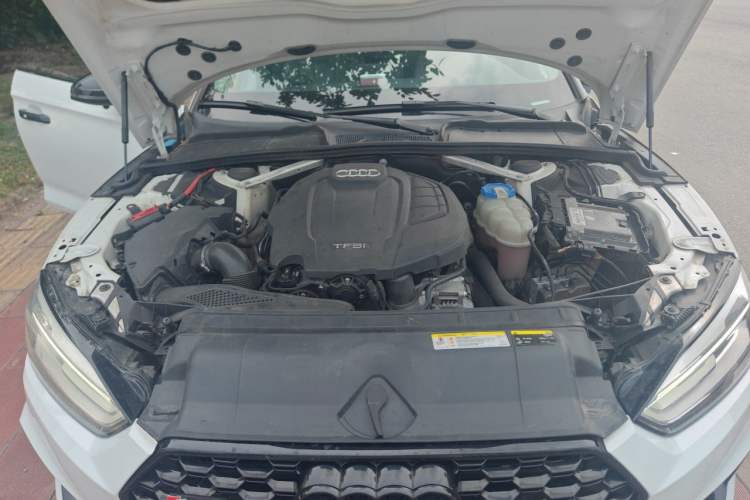 Used Audi A5 2017 Sportback 40 TFSI Fashion Model Engine Bay