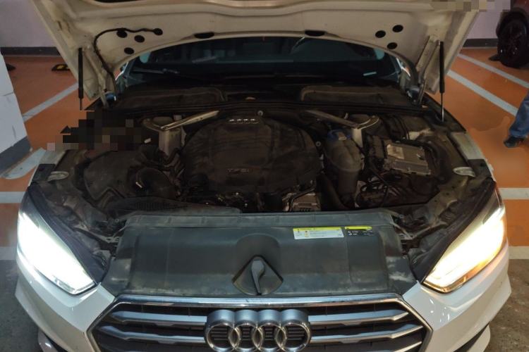 Used Audi A5 2017 Sportback 40 TFSI Fashion Model Engine Bay