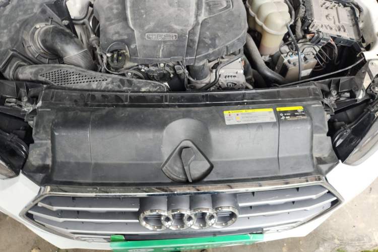 Used Audi A5 2017 Sportback 45 TFSI Fashion Model Engine Bay