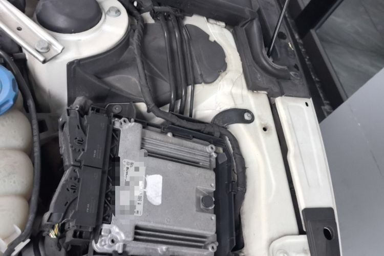 Used Audi A5 2017 Sportback 40 TFSI Fashion Model Engine Bay Left