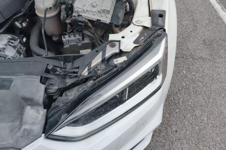 Used Audi A5 2017 Sportback 40 TFSI Fashion Model Engine Bay Left