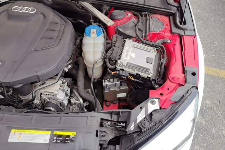 Used Audi A5 2017 Coupe 40 TFSI Fashion Model Engine Bay Left