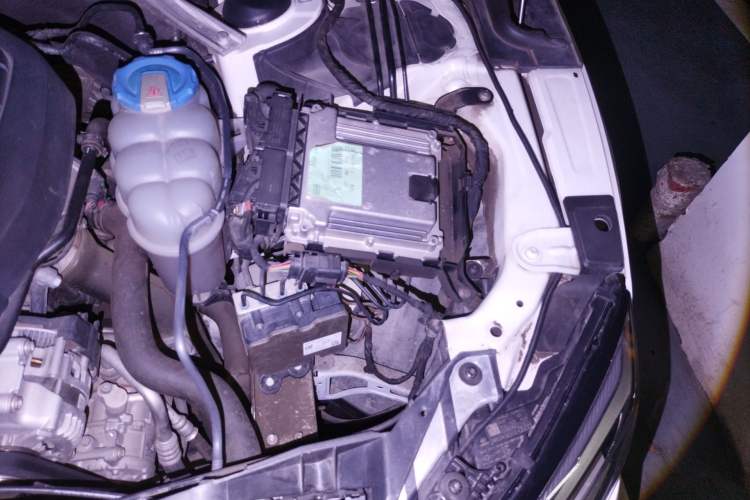 Used Audi A5 2017 Sportback 40 TFSI Fashion Model Engine Bay Left