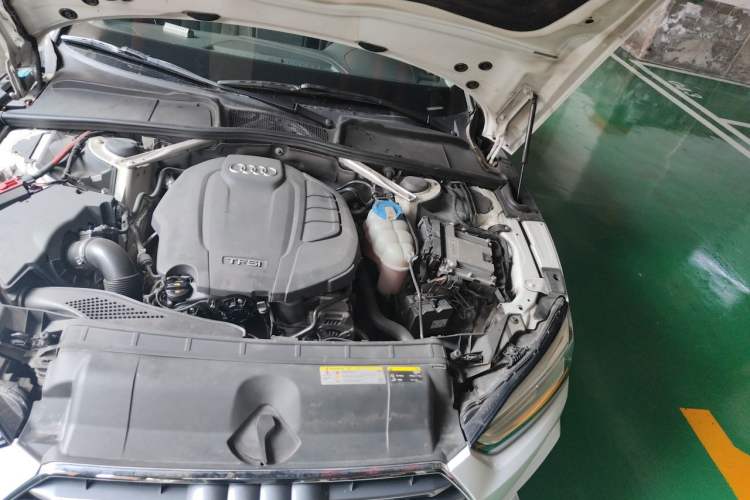 Used Audi A5 2017 Sportback 40 TFSI Fashion Model Engine Bay Left
