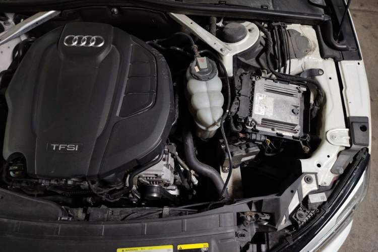 Used Audi A5 2017 Sportback 40 TFSI Fashion Model Engine Bay Left