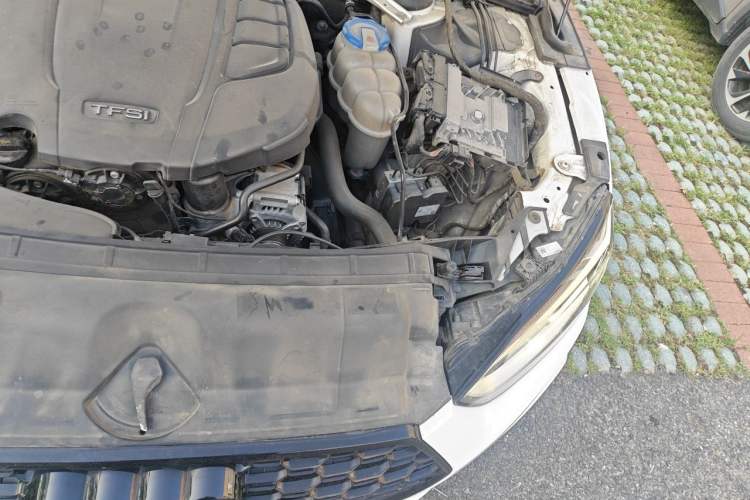 Used Audi A5 2017 Sportback 45 TFSI Fashion Model Engine Bay Left