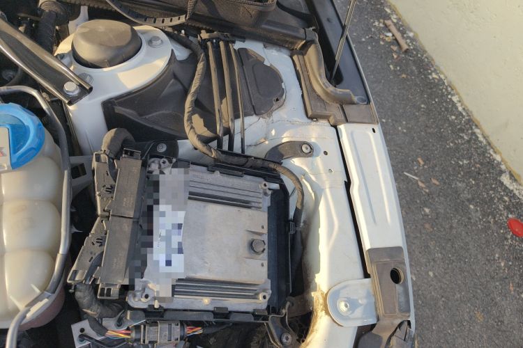 Used Audi A5 2017 Cabriolet 40 TFSI Fashion Model Engine Bay Left