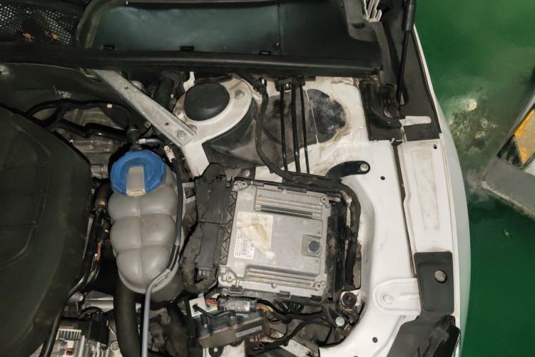 Used Audi A5 2017 Sportback 40 TFSI Fashion Model Engine Bay Left