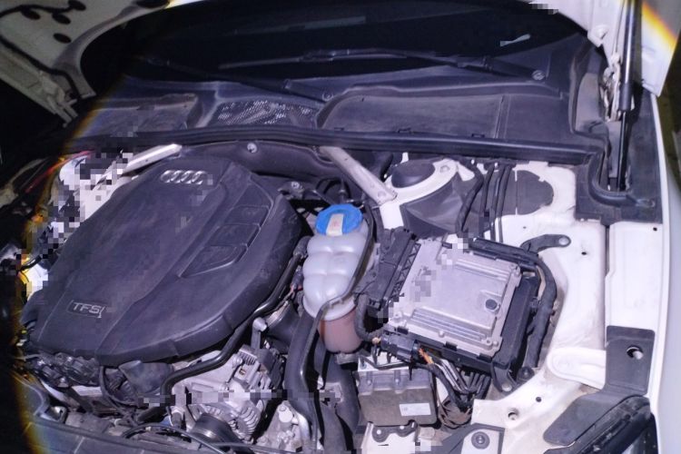 Used Audi A5 2017 Coupe 40 TFSI Fashion Model Engine Bay Left