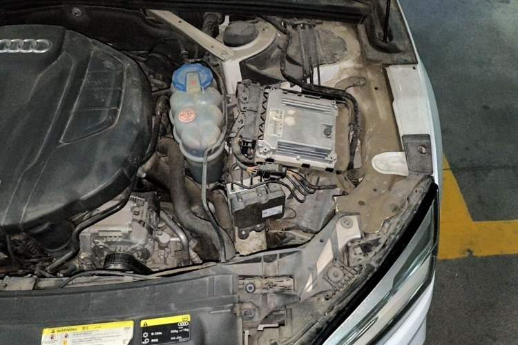 Used Audi A5 2017 Sportback 40 TFSI Fashion Model Engine Bay Left