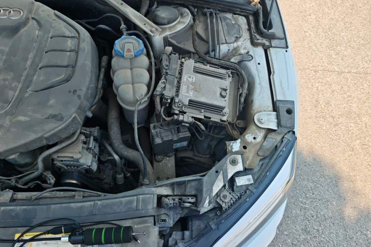 Used Audi A5 2017 Coupe 40 TFSI Fashion Model Engine Bay Left