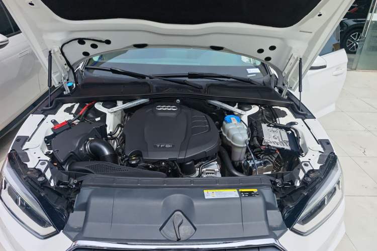 Used Audi A5 2017 Sportback 45 TFSI Fashion Model Engine Bay