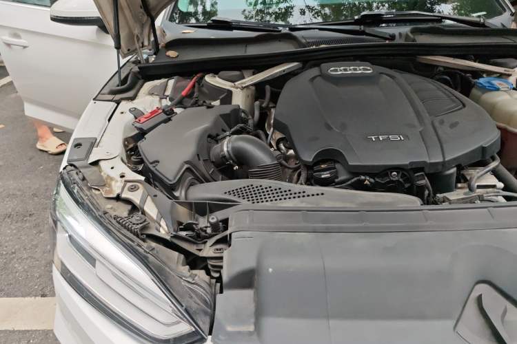 Used Audi A5 2017 Sportback 40 TFSI Fashion Model Engine Bay Right