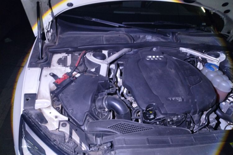 Used Audi A5 2017 Coupe 40 TFSI Fashion Model Engine Bay Right