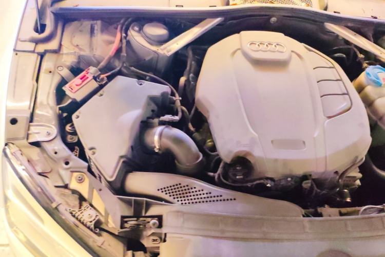 Used Audi A5 2017 Sportback 40 TFSI Fashion Model Engine Bay Right