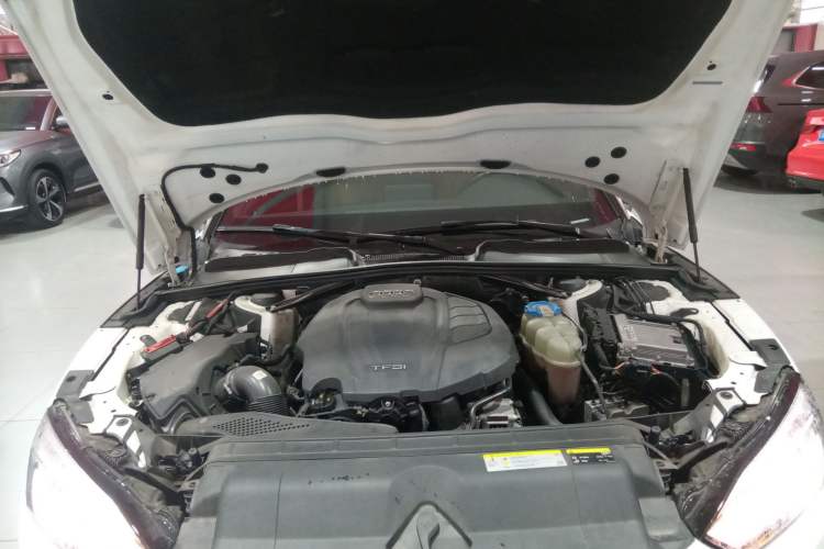 Used Audi A5 2017 Cabriolet 40 TFSI Fashion Model Engine Bay