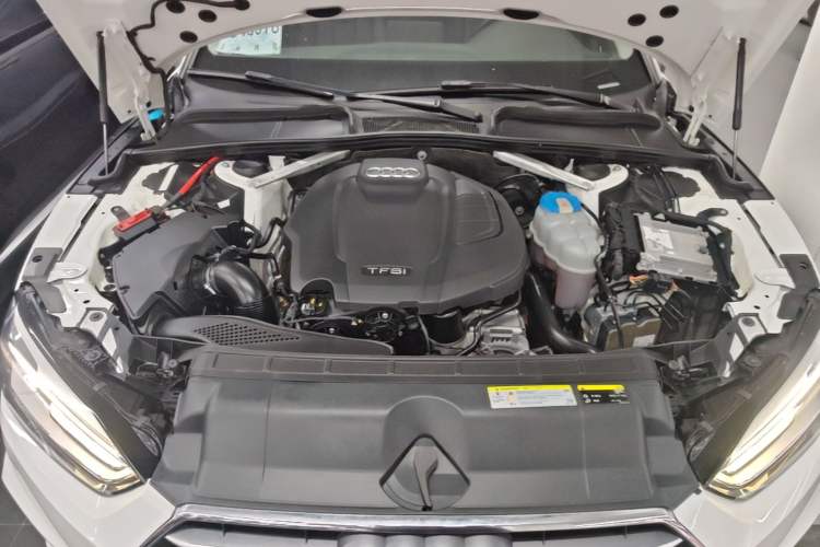 Used Audi A5 2017 Sportback 40 TFSI Fashion Model Engine Bay